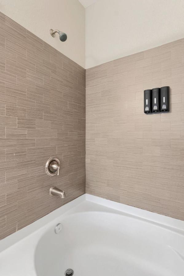 Tropical 3Br Suite-2 Resort Style Pools-5 Mil To Bay-Gym-Close To Beach Tampa Kültér fotó